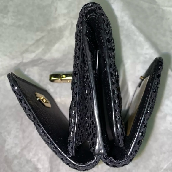 Michael Kors Women's Trifold Embossed leather Wallet BLACK New - Picture 7 of 8